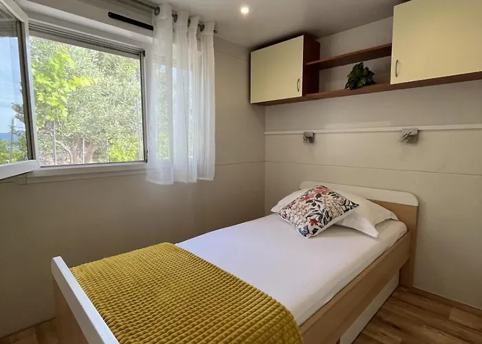 Mobile 5214-1 For 3 Pers In Мурвица